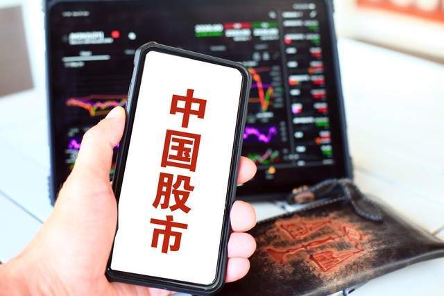 法兰克福主场平局，攻守平衡，全力争取下一场胜利的简单介绍