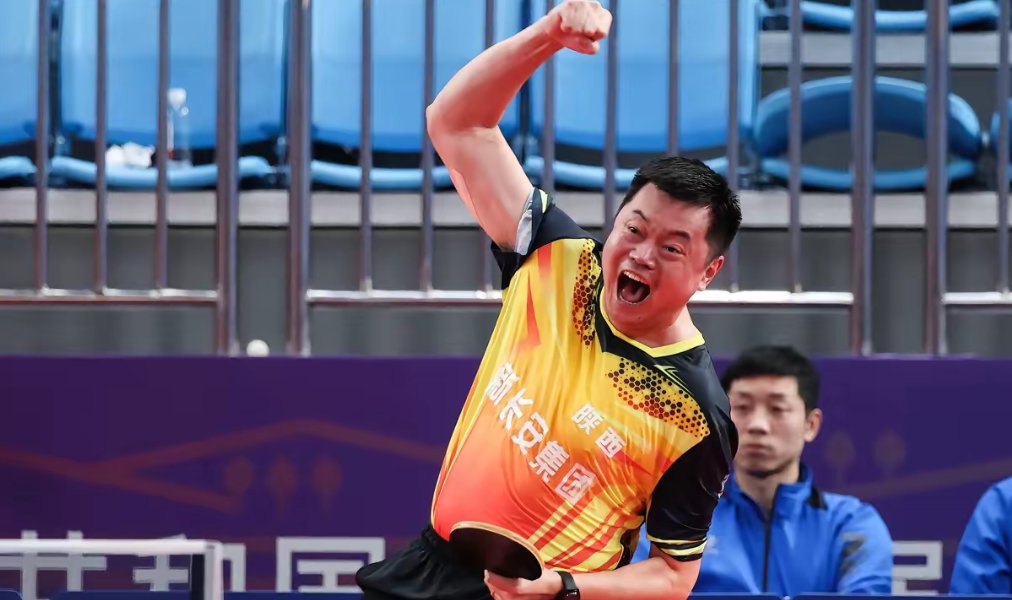 控卫表现神勇，率队取得胜利！(控卫表现神勇,率队取得胜利的句子)