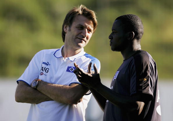 aoa体育馆-汉堡主教练透露战术，球队备战未来对手