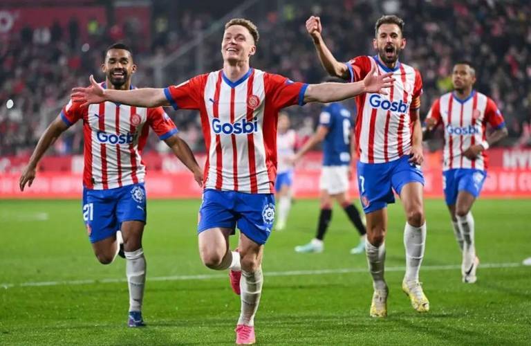 aoa体育-西甲联赛：巴塞罗那客场战胜皇家贝蒂斯