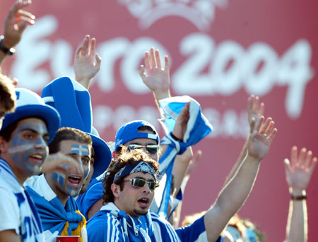 意大利对希腊的精彩胜利引发球迷狂热的简单介绍 意大利对希腊的精彩胜利引发球迷狂热的简单介绍