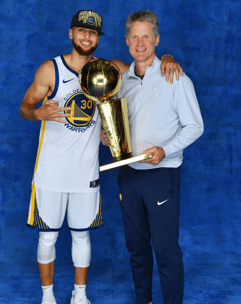 关于勇士遭遇四连败,库里盼伤愈尽快回归球场的信息 关于勇士遭遇四连败,库里盼伤愈尽快回归球场的信息