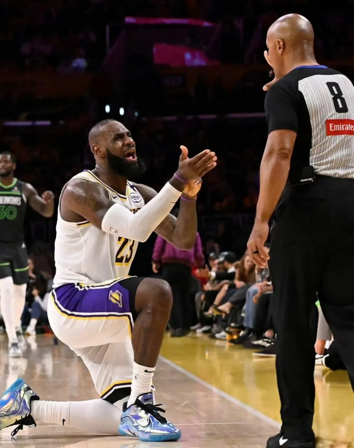 aoa体育视频-湖人赢得对阵公牛的胜利，詹姆斯表现出色