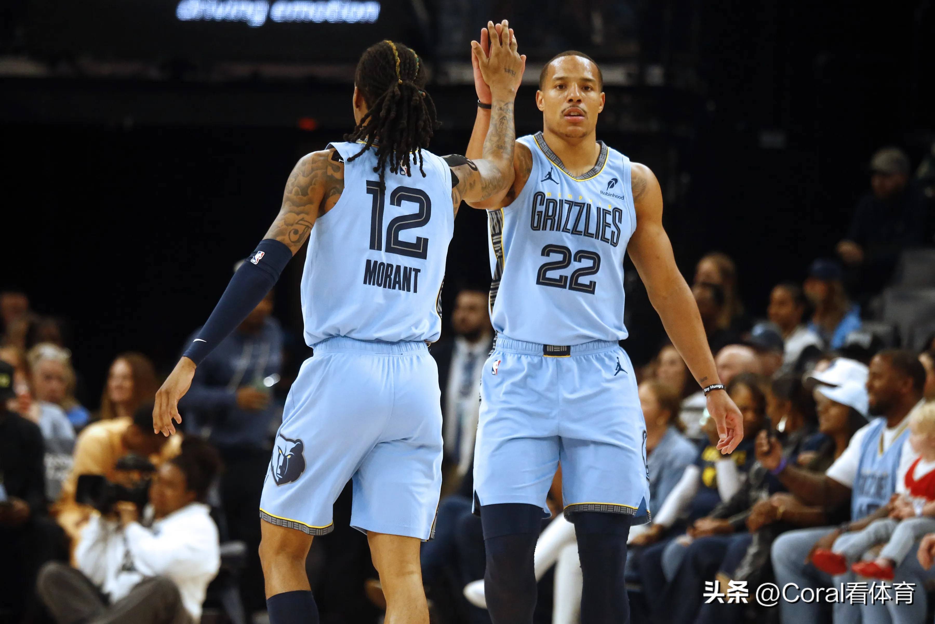 温哥华男篮实力尽显,轻松击败对手 温哥华男篮实力尽显,轻松击败对手