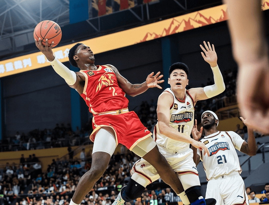 上海队客场胜浙江，取得积分优势