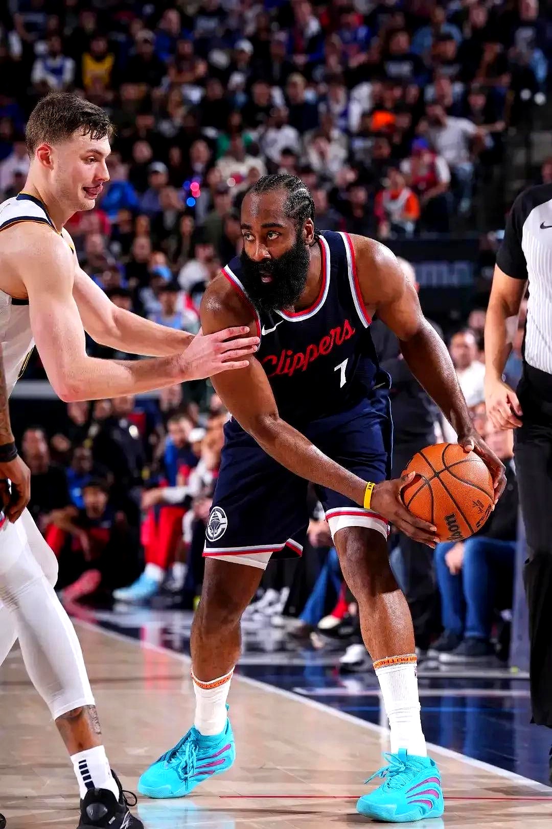 巨星发威！快船主场胜猛龙力保不败金身的简单介绍